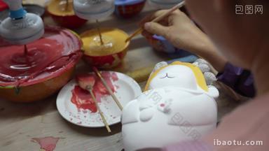 陶瓷兔子年雕塑制作彩绘画烧生产